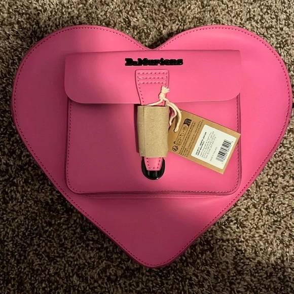Dr. Martens Heart Crossbody Bag / Backpack - Picture 4 of 6